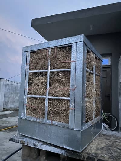 The dawlence air conditioner. Used only 2months  btw brand new.