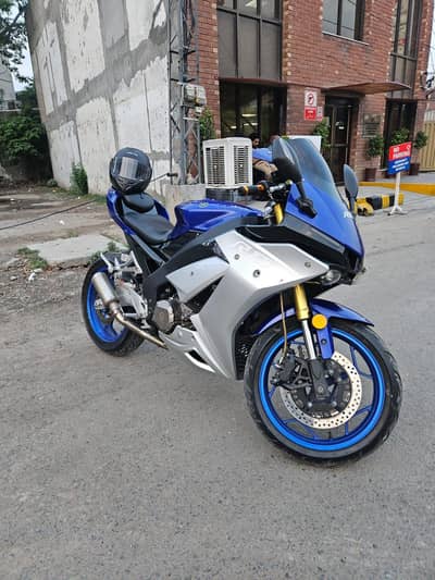 Yamaha r1m replica