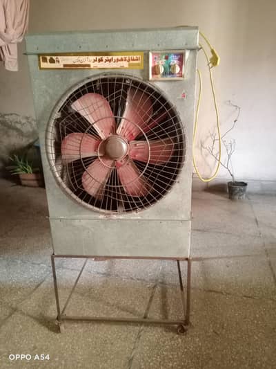 air color pichly saal lia tha 3 month used hy bsss is saal chng krlia