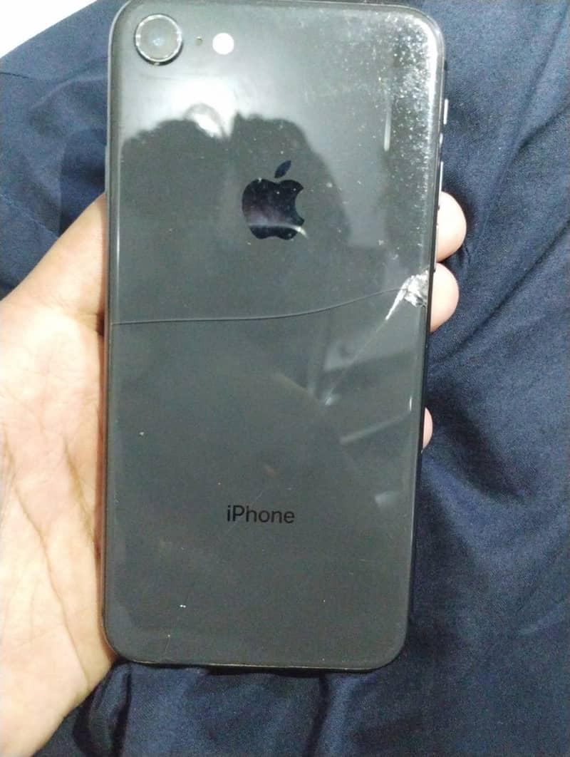 Apple iPhone 8 3