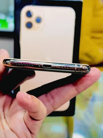 Apple iPhone 11 Pro Max 256 GB PTA proof