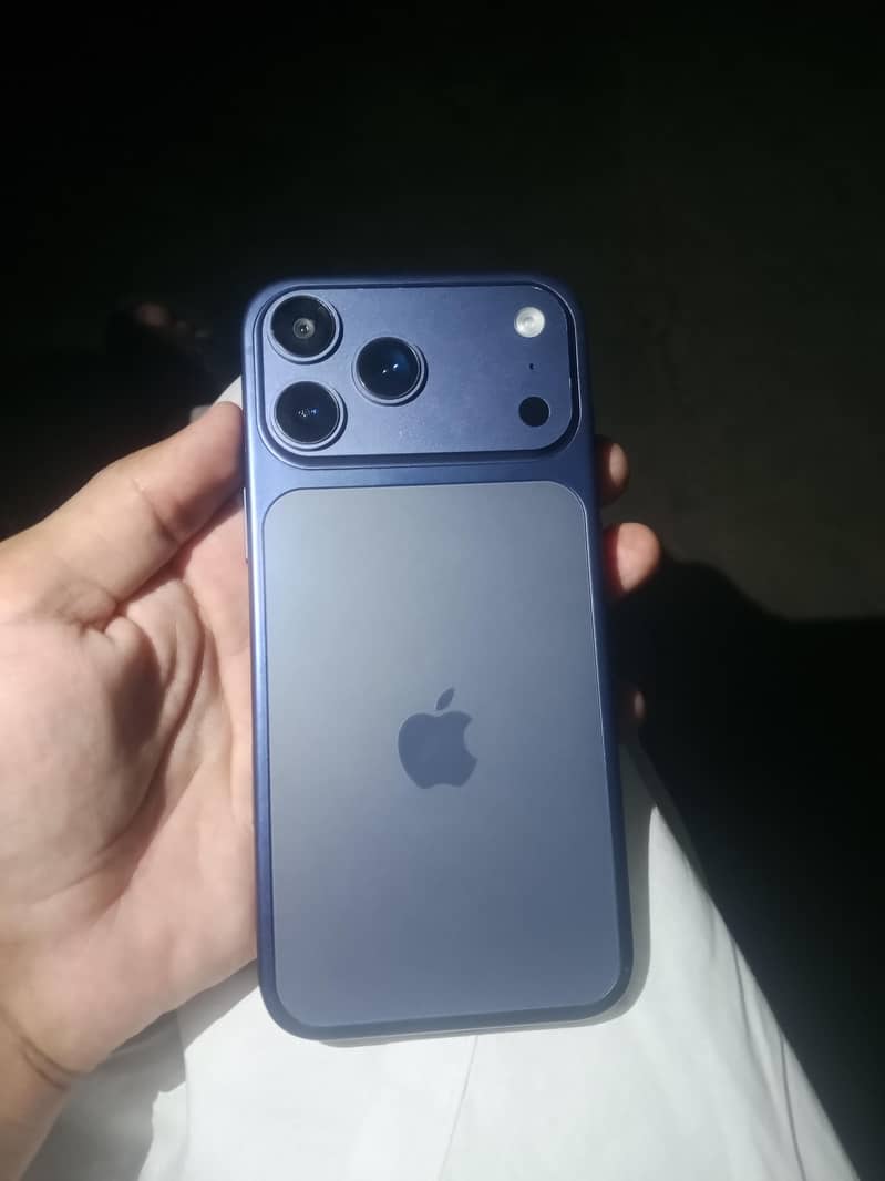 17 Pro Max 0