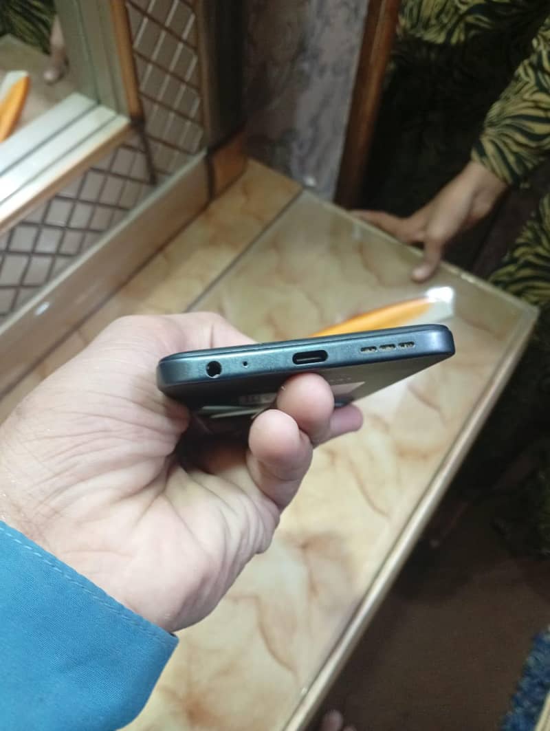 Tecno sperk40 4