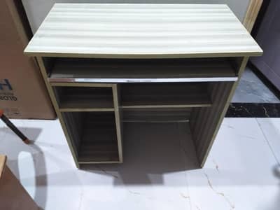 computer table