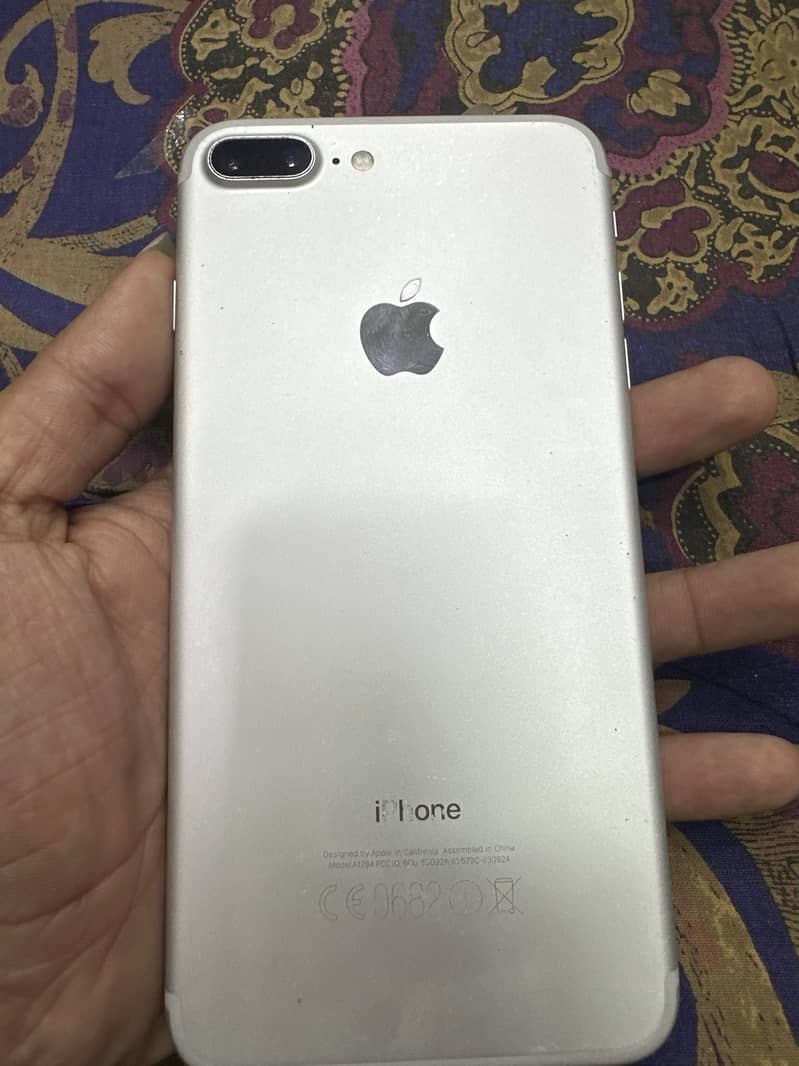 Apple iPhone 7 Plus 1