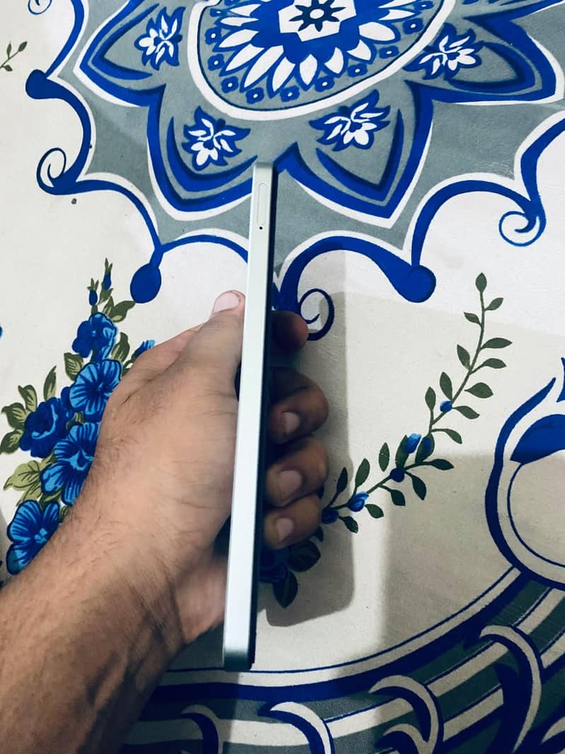 Realme Note 60 1