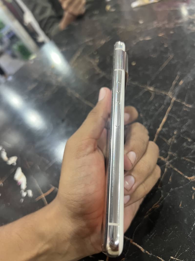 Google Pixel 8 Pro 2