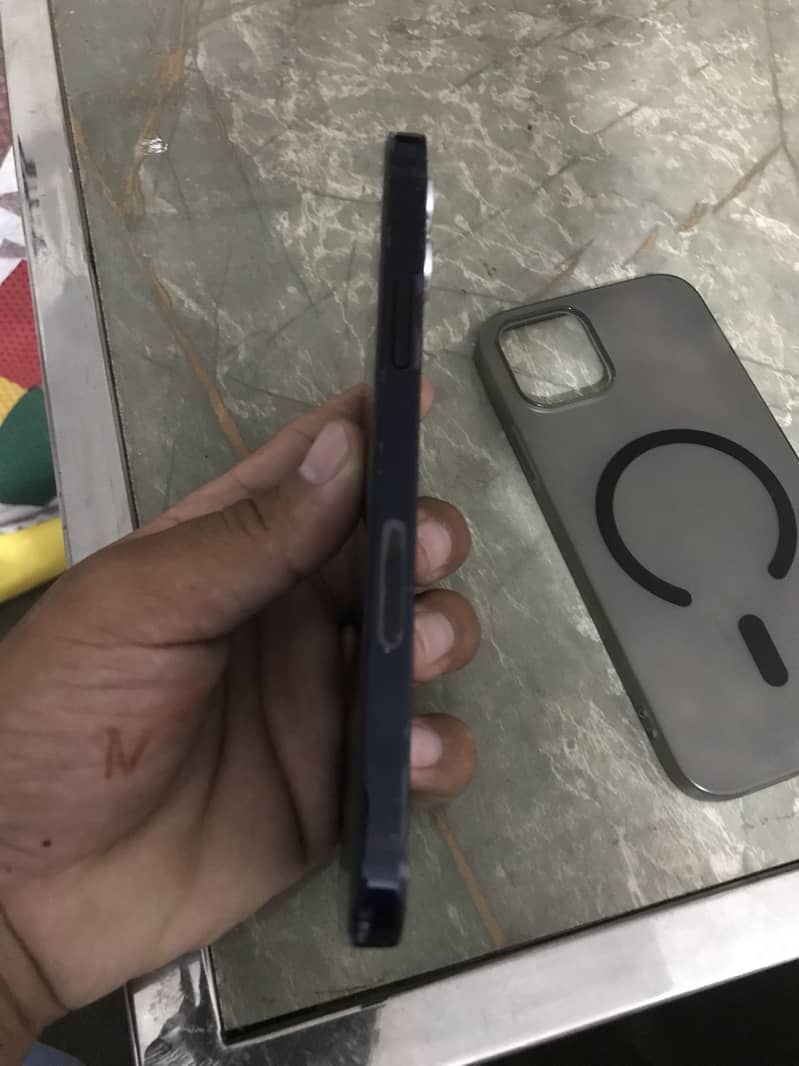 iPhone 12 5