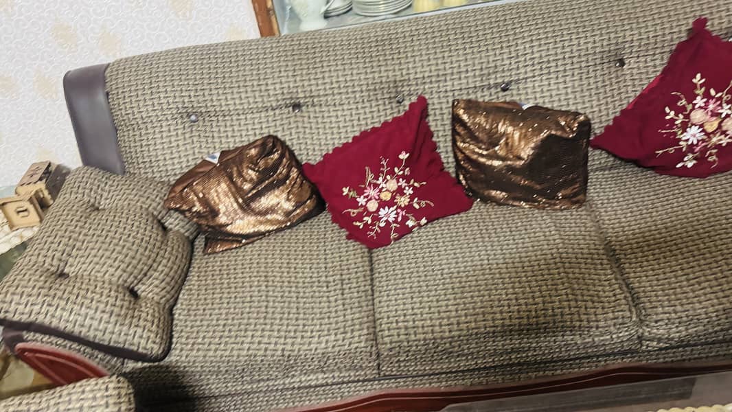 Sofa set 5 seaters 0