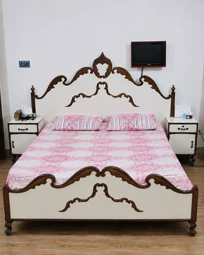 Antique Sheesham Wood Bedroom Set | Classic Vintage Furniture