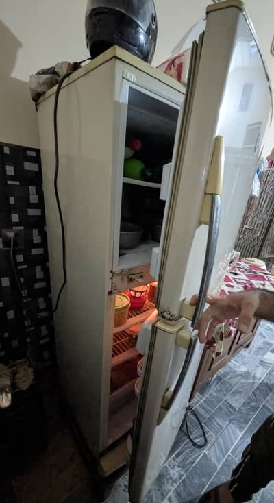 pel fridge 2003 model in off-white