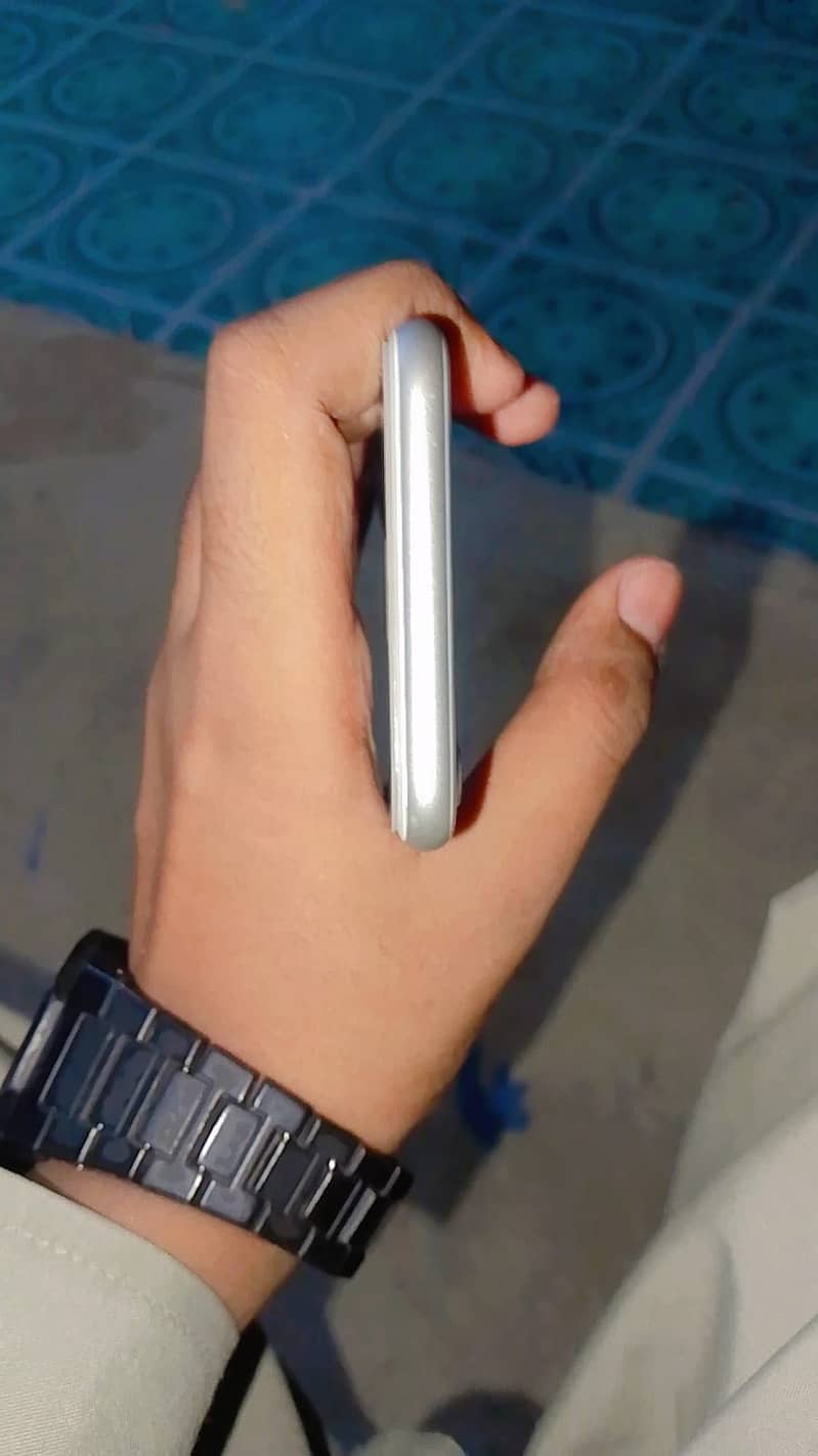Apple iPhone 8 1