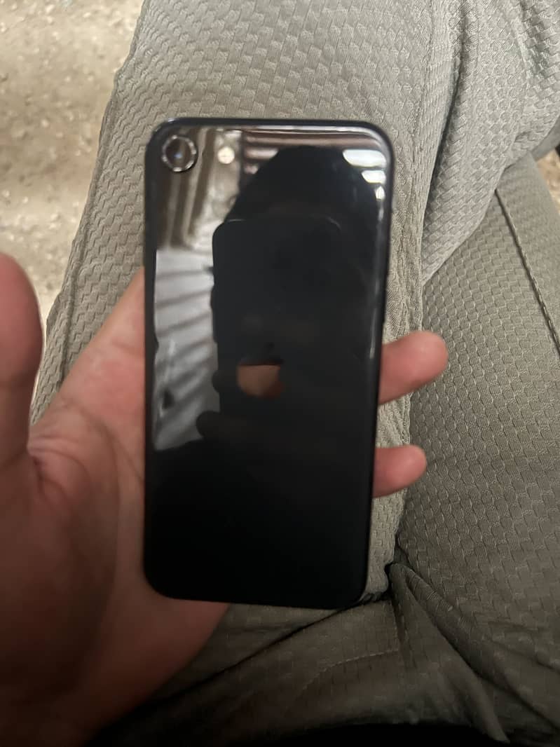 Apple iPhone SE 6