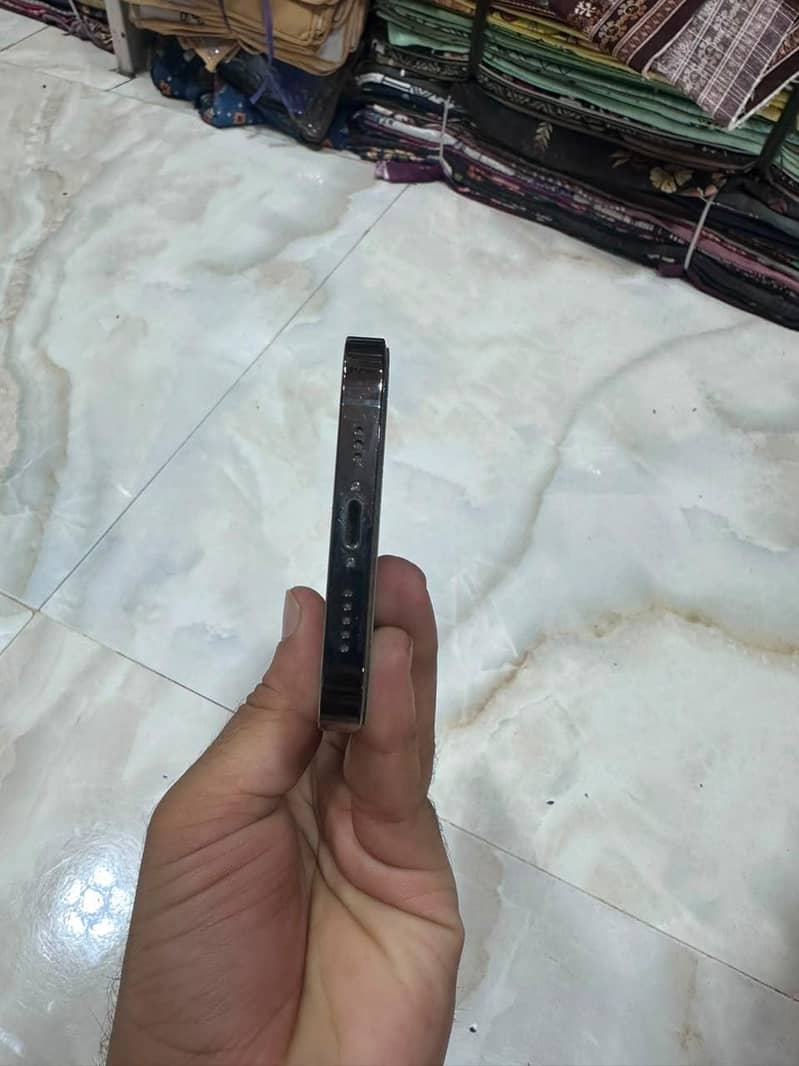 Apple iPhone 12 Pro 3