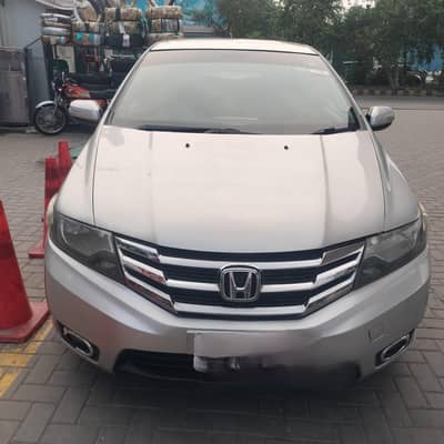 Honda City IVTEC 2015 manual in mint condition going to sale.