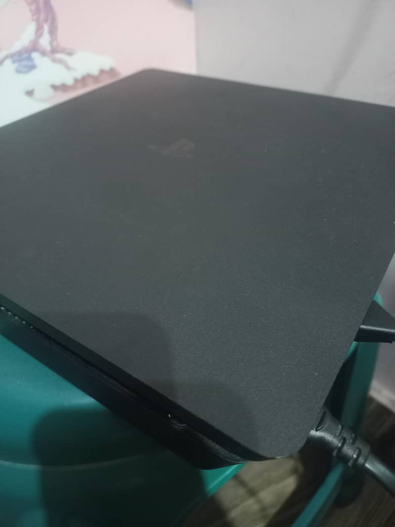 Playstation 4 | With 2 controller 0