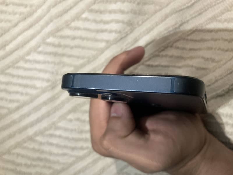 Apple iPhone 13 3