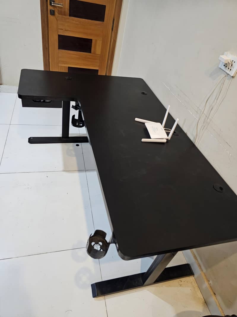 gaming table 0