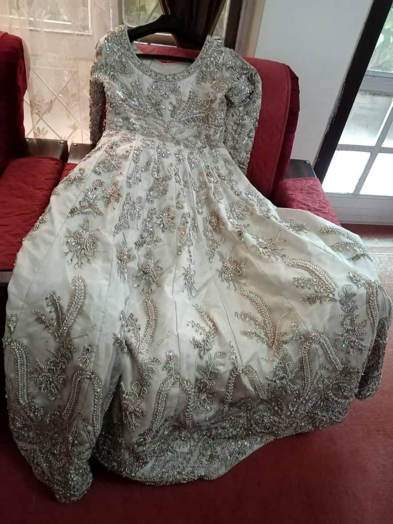 لگژری برائیڈل لہنگا براۓ فروخت 1