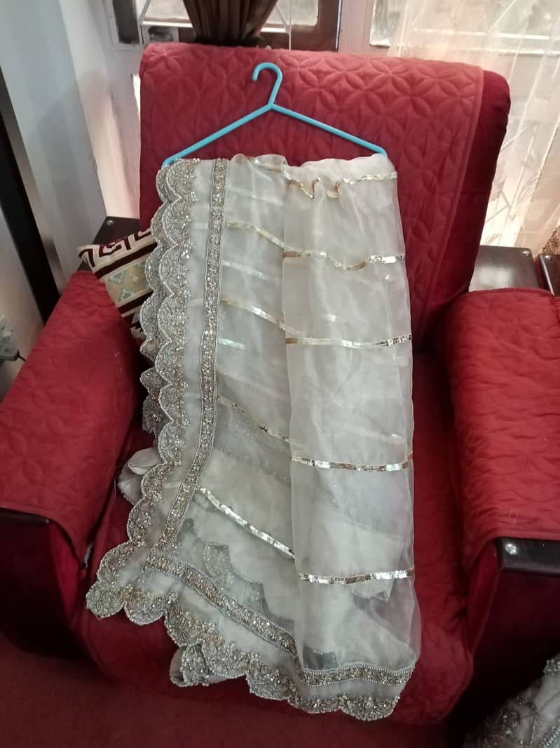 لگژری برائیڈل لہنگا براۓ فروخت 2