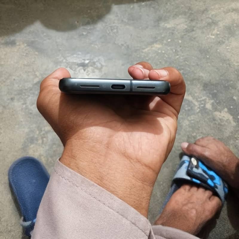 Google Pixel 8 4