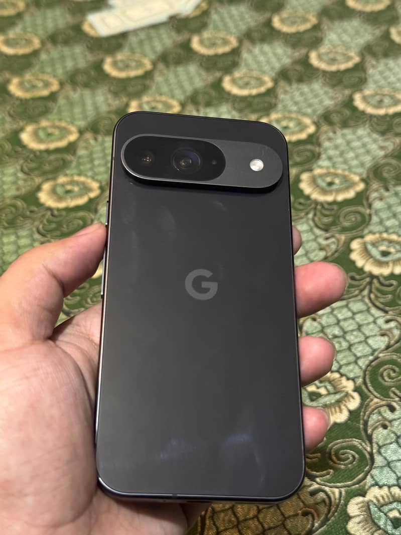 Google Pixel 9 4