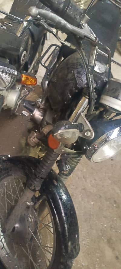 Suzuki GS 150 2011