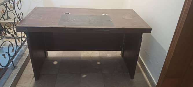 Executive table