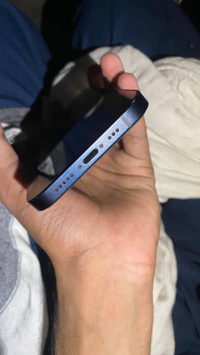 Apple iPhone 12