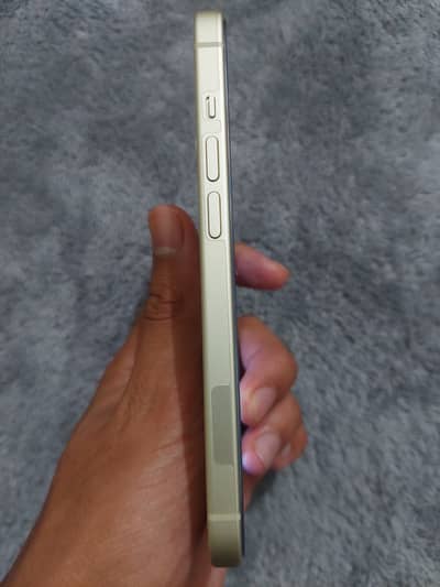 Apple iPhone 15