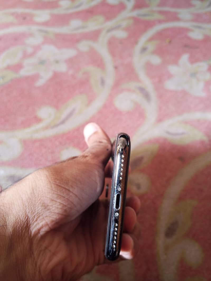 Apple iPhone X 0