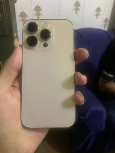Apple iPhone 14 Pro 70 time only charge only 1:15 lac