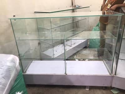 Glass Counter / garment counter