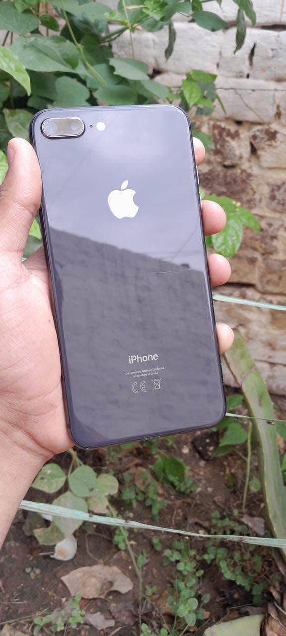 Apple iPhone 8 Plus 2