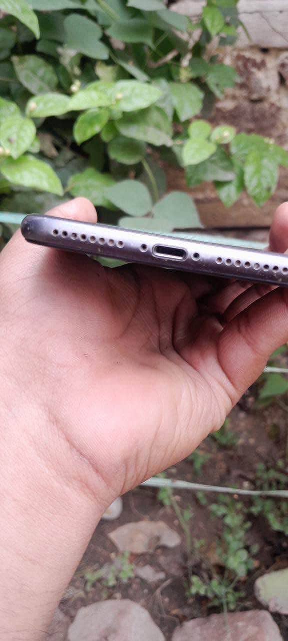 Apple iPhone 8 Plus 8