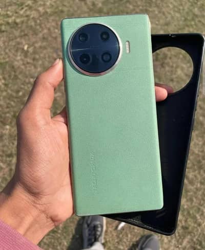 Tecno Spark 20 Pro Plus