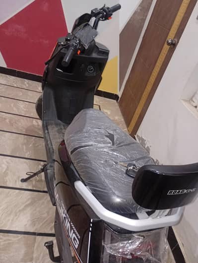 1 day use Scooty . . . new