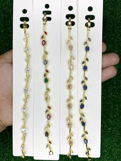 Trending tulip bracelet