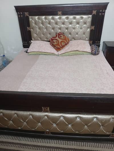 Bed, side tables, dressing, iron stand, wardrobe