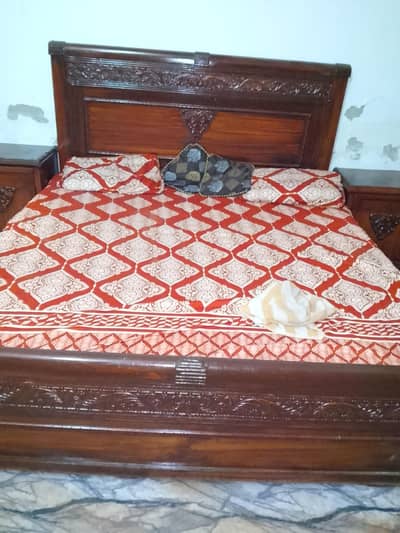 Bed showkess side table foum matres  sale urgent  03263828754