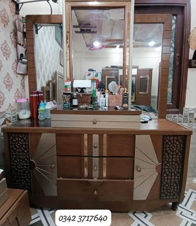 Showcase for Sale, in a good quality and condition.