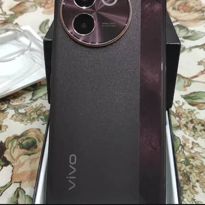 Vivo V30