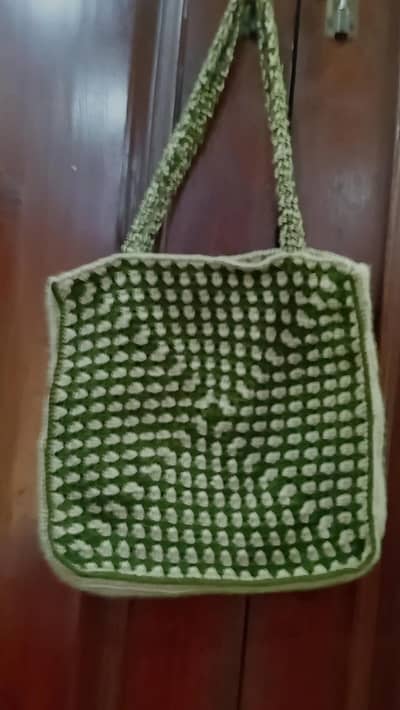 Crochet totebag with attached inner of same color