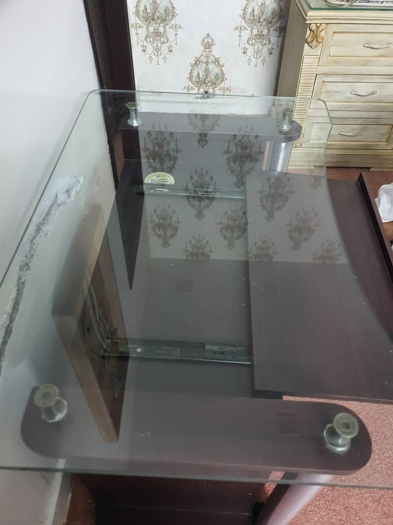 Computer Table 0