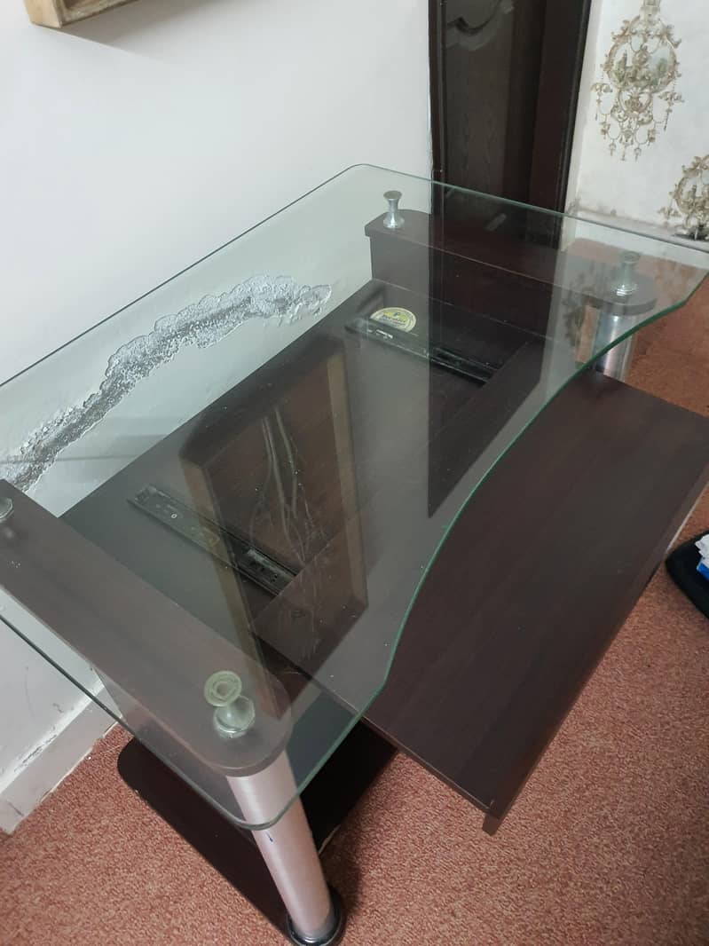 Computer Table 1