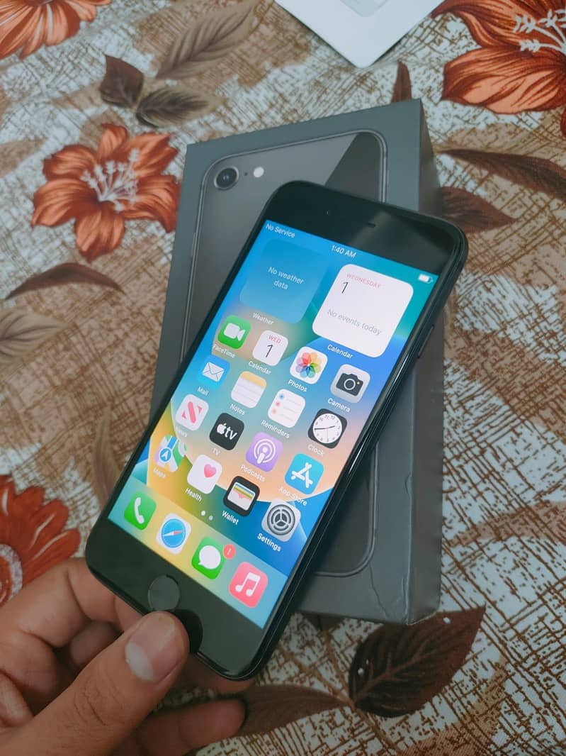 iPhone 8 1