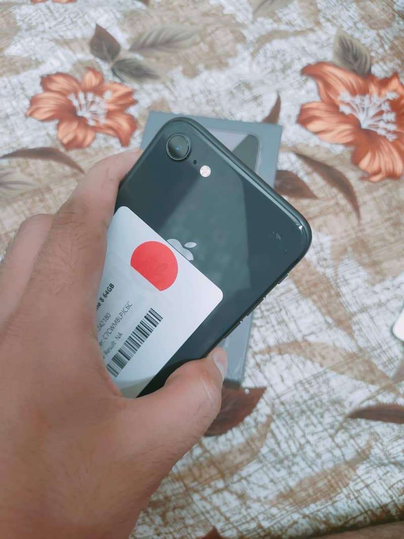 iPhone 8 3