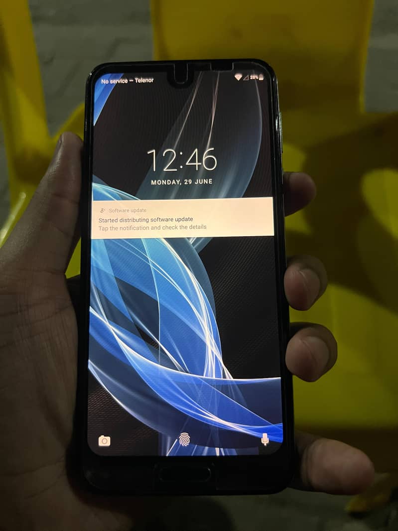 Sharp Aquos R2 5