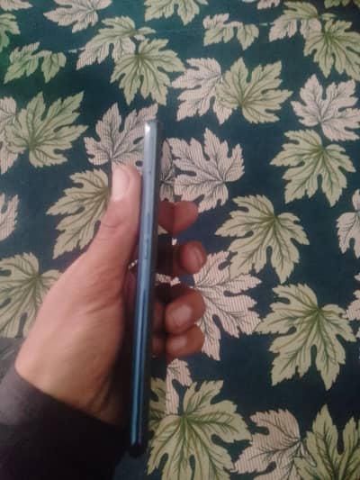 One Plus  N200