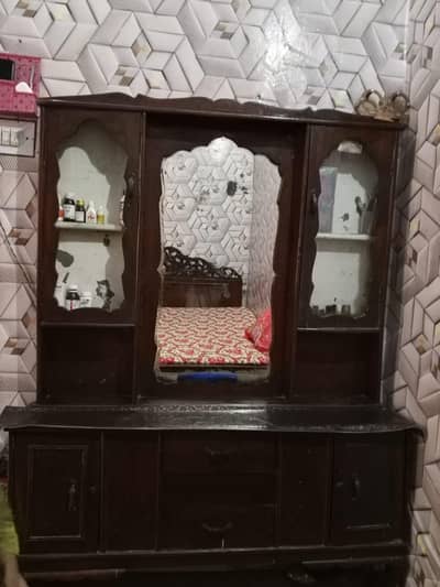 Dressing table